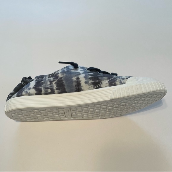 SOLD Tretorn Canvas Kicks NWOT Unworn - Picture 5 of 9